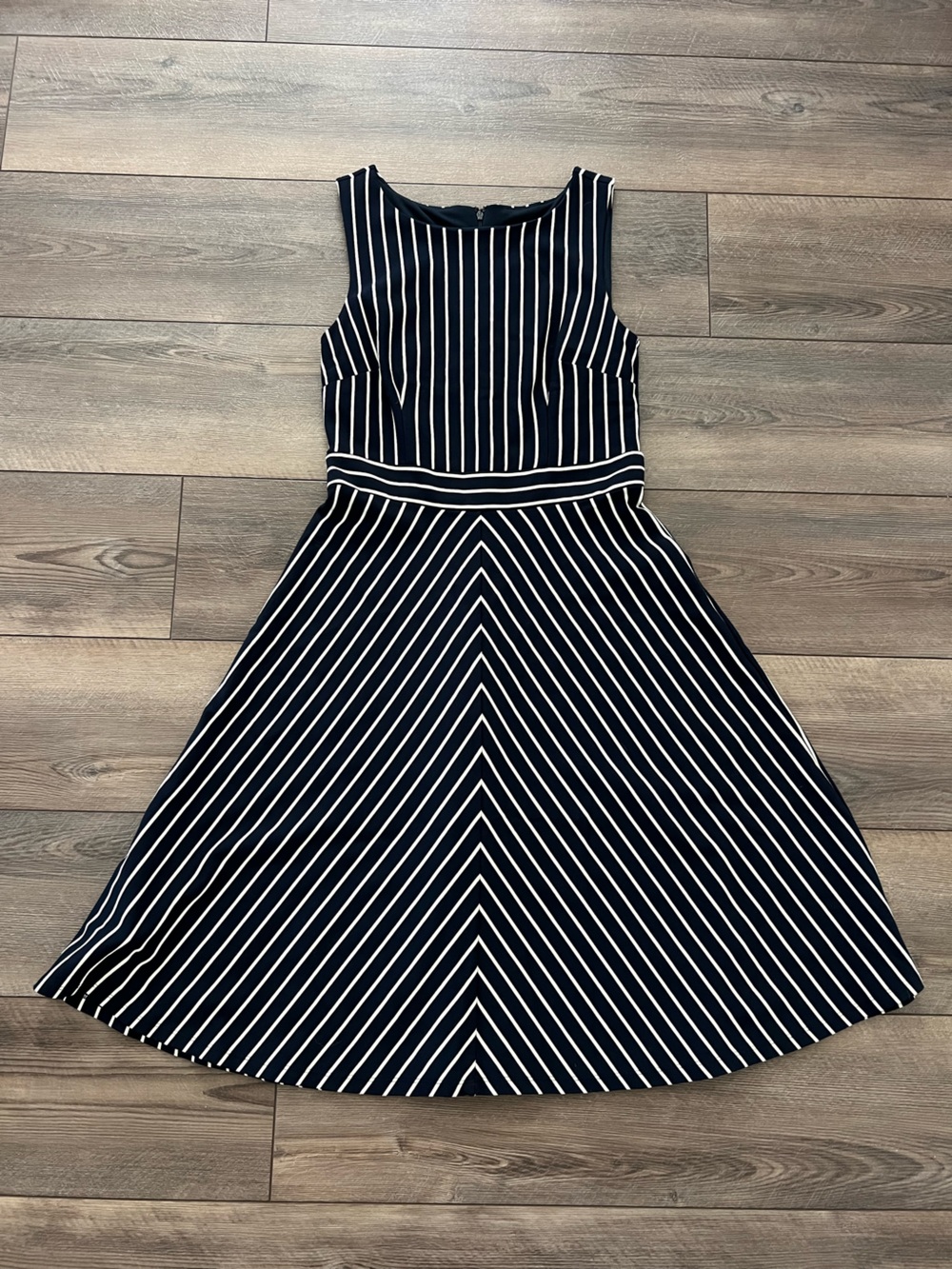 NWT Ann Taylor Navy White Striped Sleeveless Fit & Flare Dress Sz 2